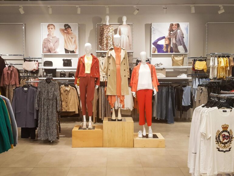 Why VM Guidelines Break Across Multi-Store Retail
